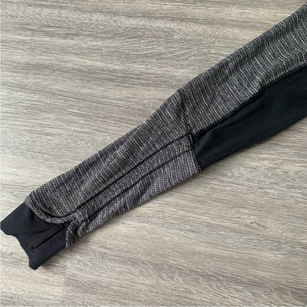 Lululemon Half Zip 🩶🖤🤍 - Picture 4 of 16